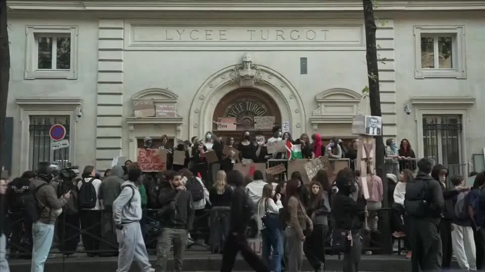 Protestos estudantis fecham centenas de escolas na França